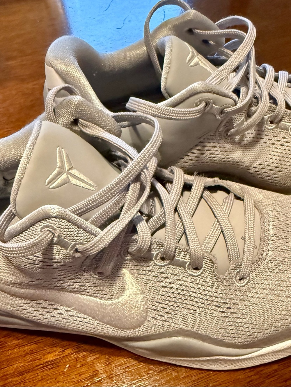 Kobe Bryant Nike youth  Mid-Top Basketball Shoes — Light Gray